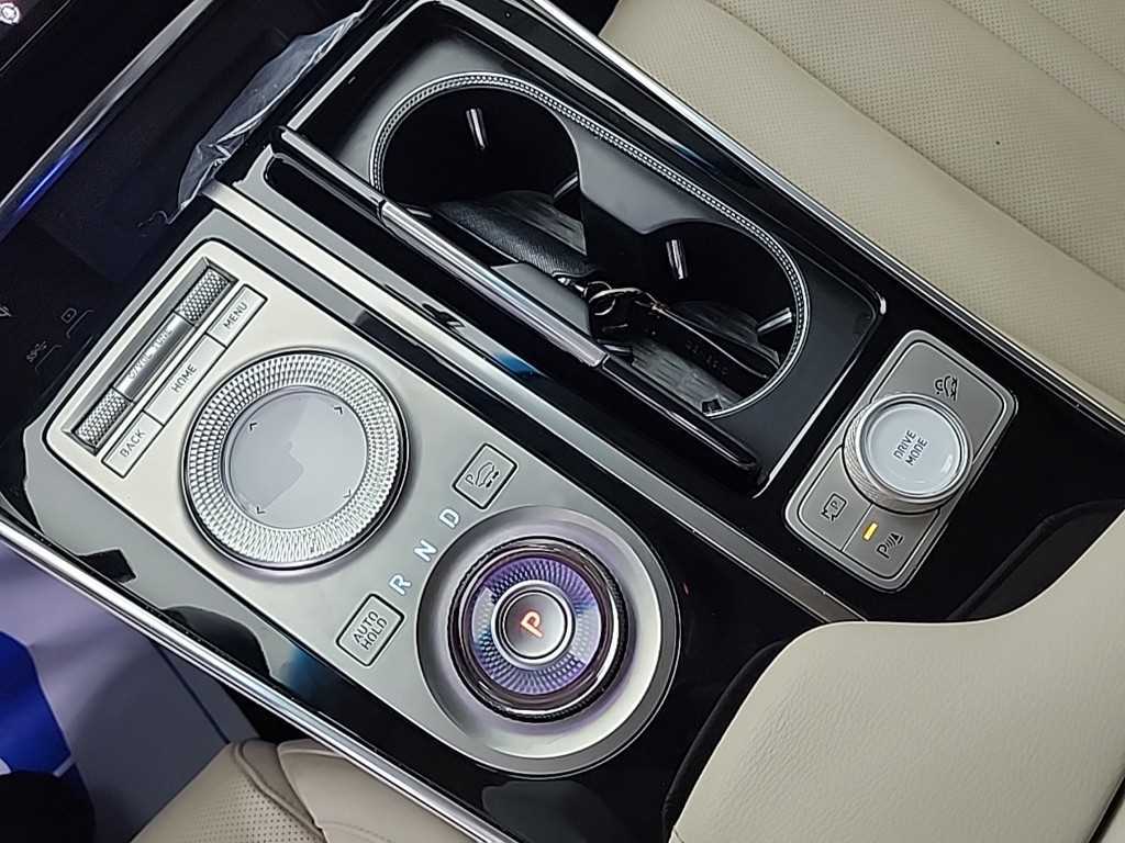 Genesis GV80 - Vista 8