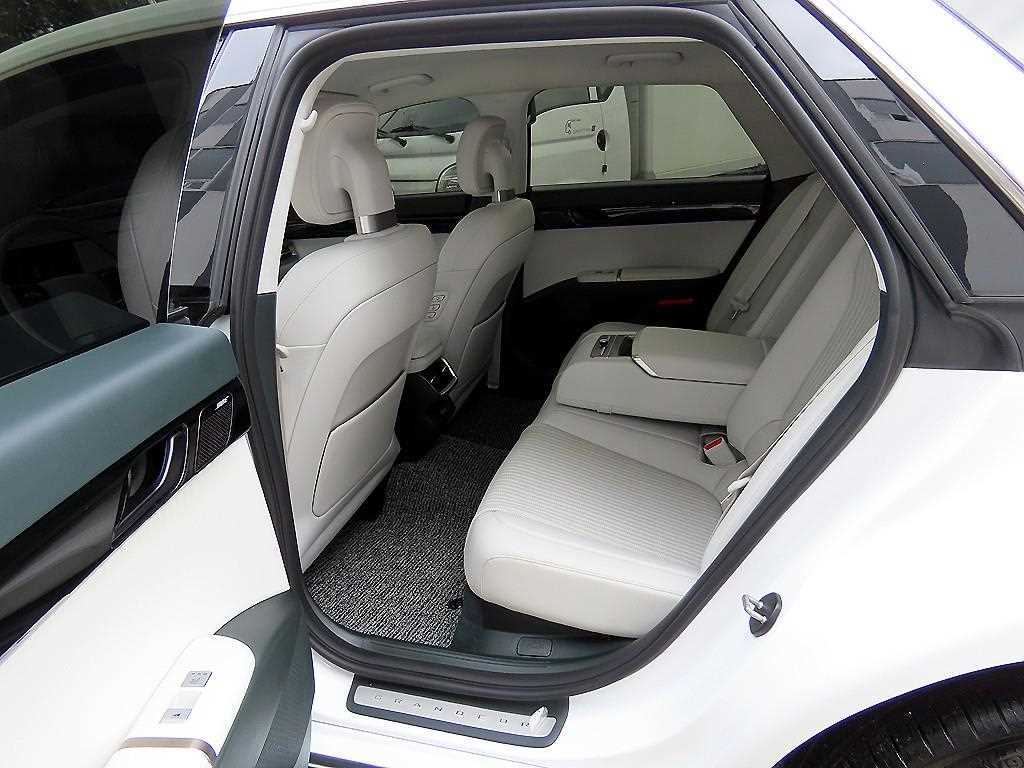 HYUNDAI Grandeur - Vista 6