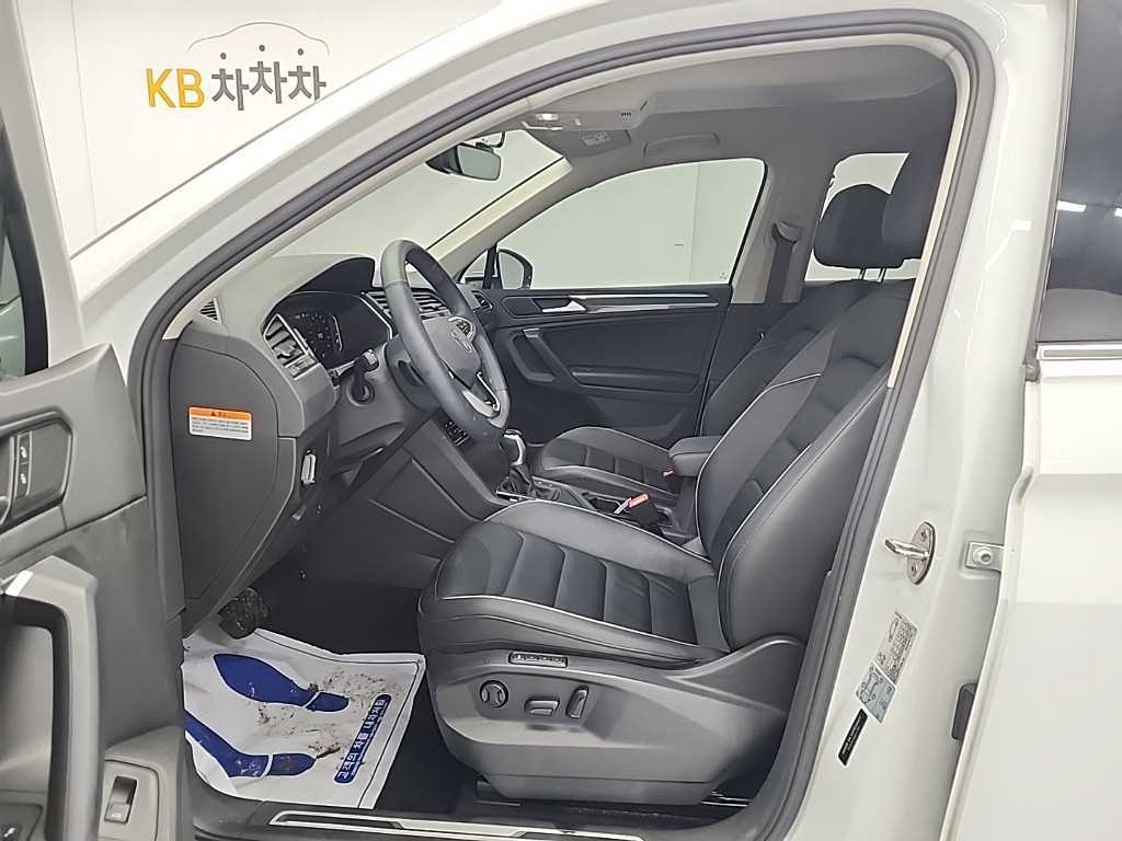 Volkswagen Tiguan - Vista 11