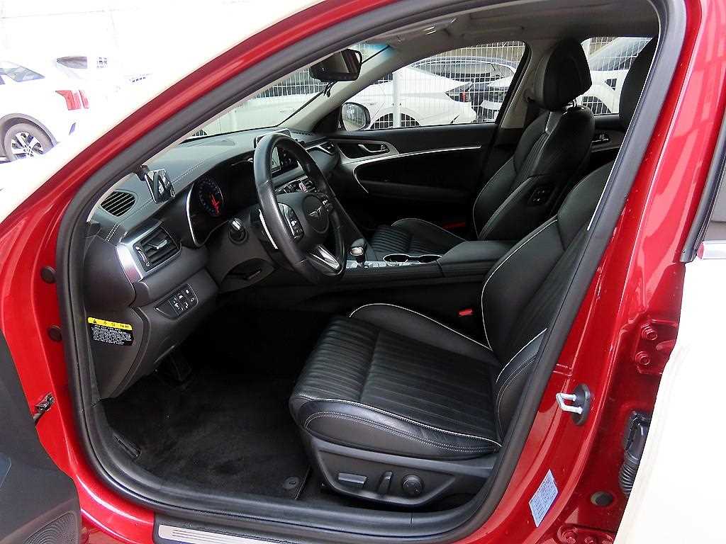 Genesis G70 - Vista 5