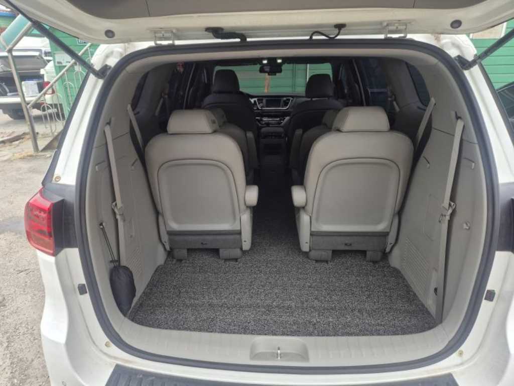 KIA Carnival - Vista 3