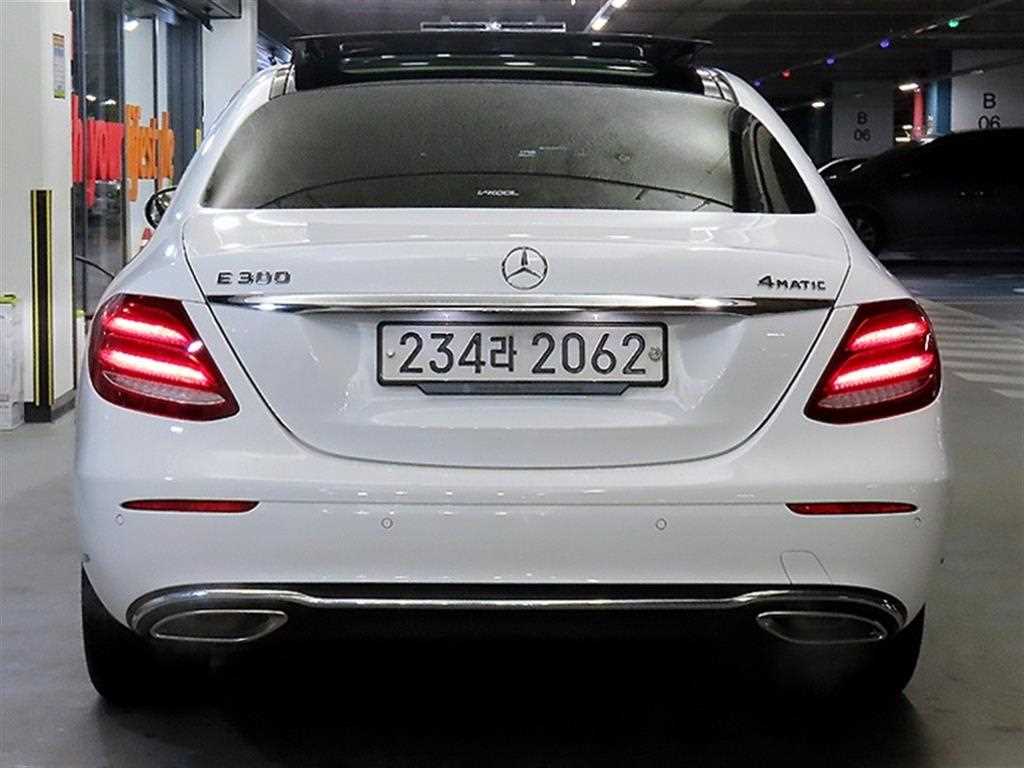 Mercedes Benz E class - Vista 5