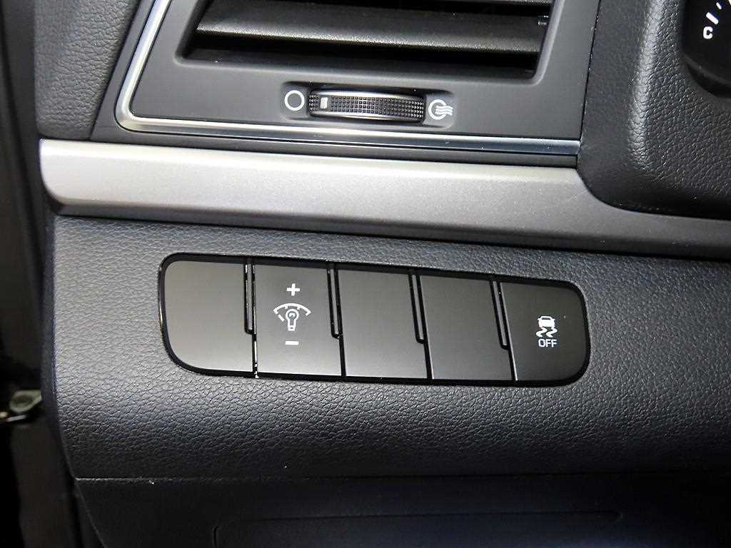 HYUNDAI Avante 2016 Negro - Importación desde Corea - HF Imports Iquique - Foto 14