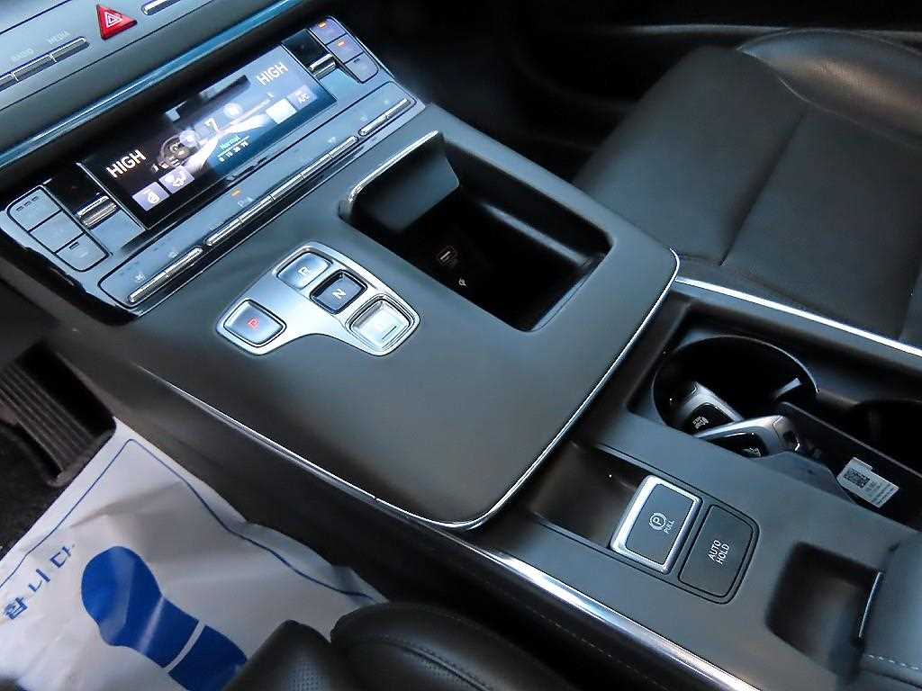 HYUNDAI Grandeur - Vista 11