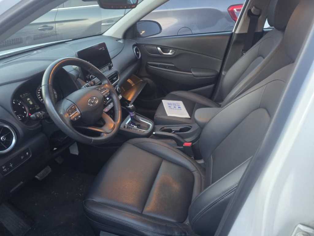 HYUNDAI Kona - Vista 10