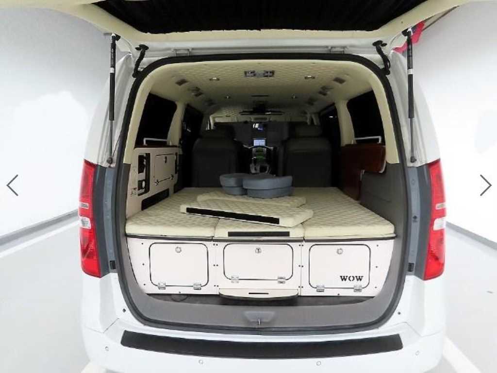 HYUNDAI Starex - Vista 12