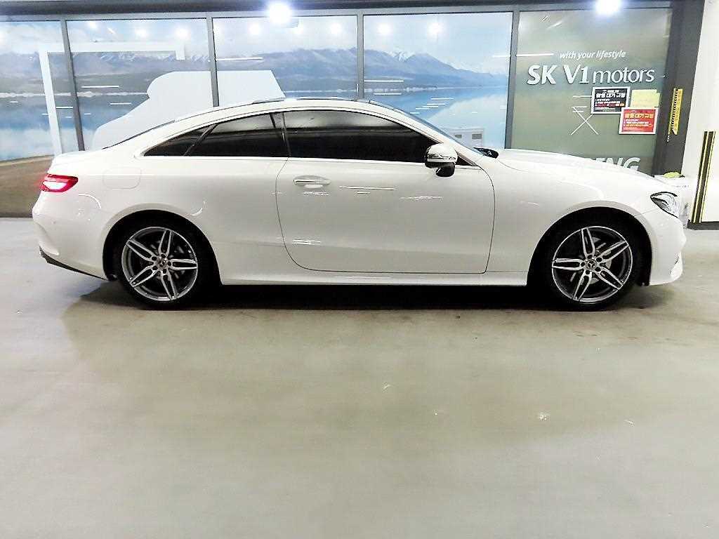 Mercedes Benz E class - Vista 4