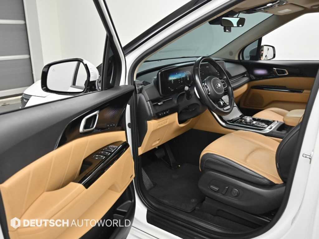 KIA Carnival - Vista 11