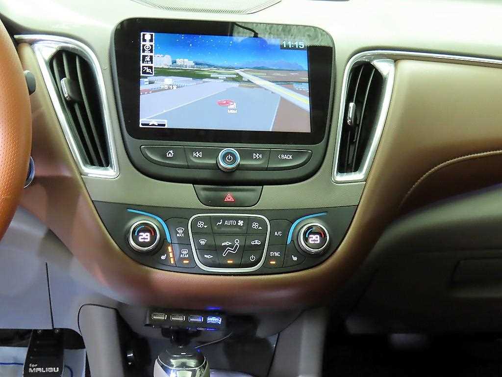 Chevrolet Malibu - Vista 11