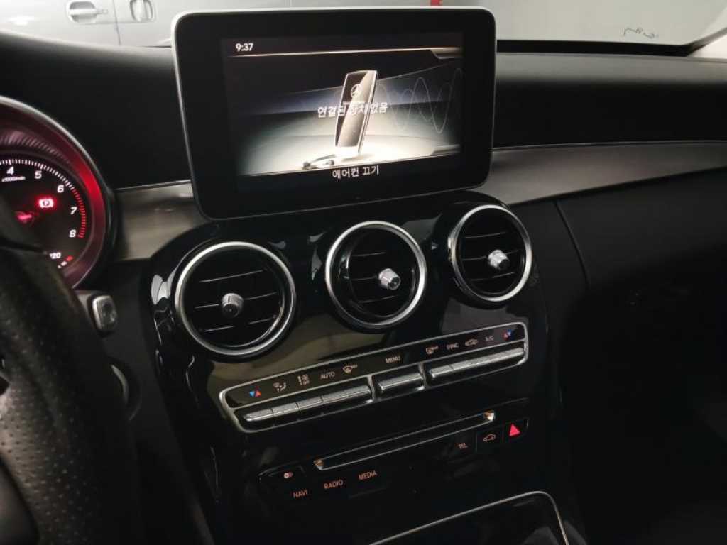 Mercedes Benz C Class - Vista 12