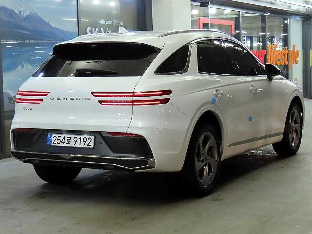 Genesis GV70 - Vista 4