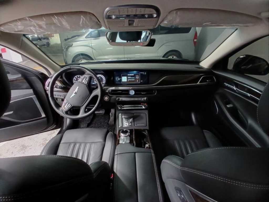 Genesis G90 - Vista 6