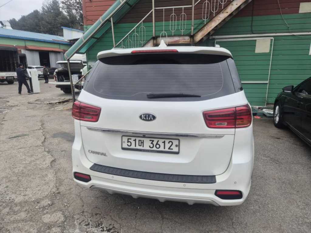 KIA Carnival - Vista 2