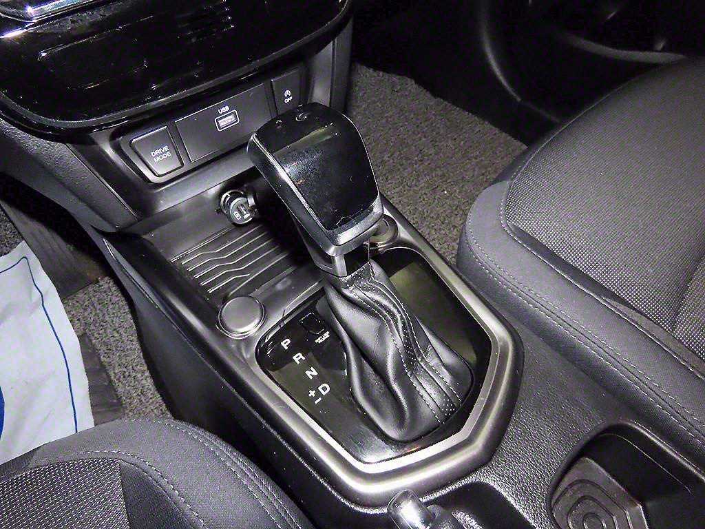 Ssangyong Tivoli - Vista 12