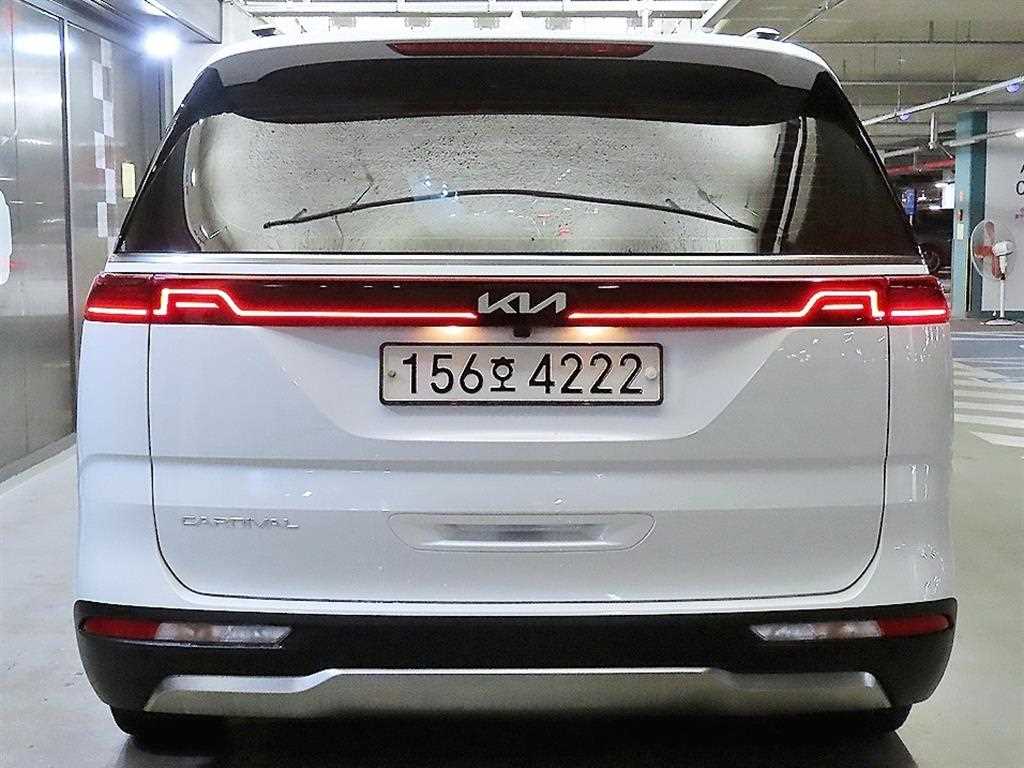 KIA Carnival - Vista 5