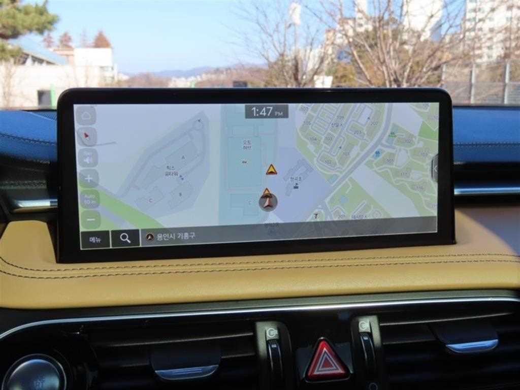 Genesis G70 - Vista 8