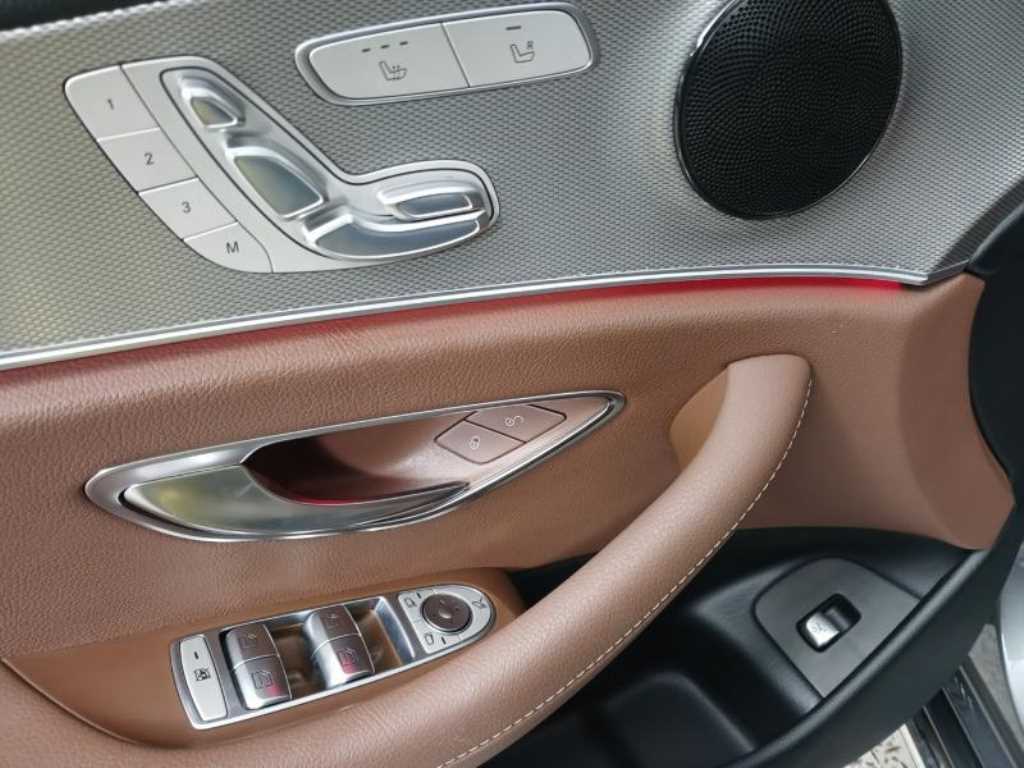 Mercedes Benz E class - Vista 9