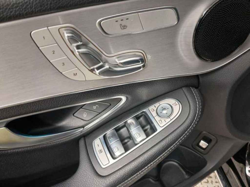 Mercedes Benz C Class - Vista 8