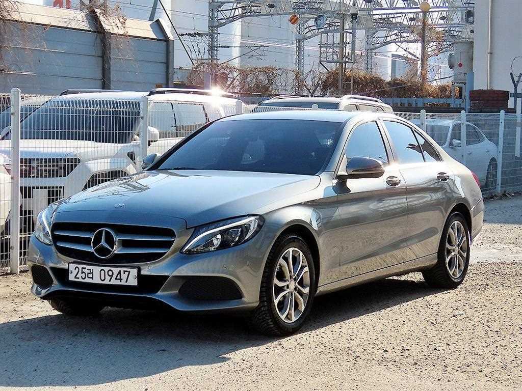 Mercedes Benz C Class - Vista 2