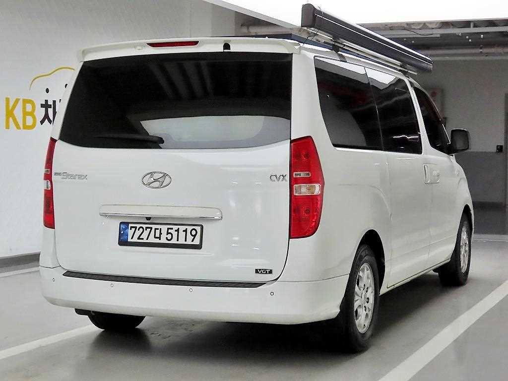 HYUNDAI Starex - Vista 6