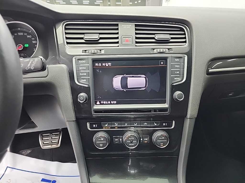 Volkswagen Golf - Vista 10