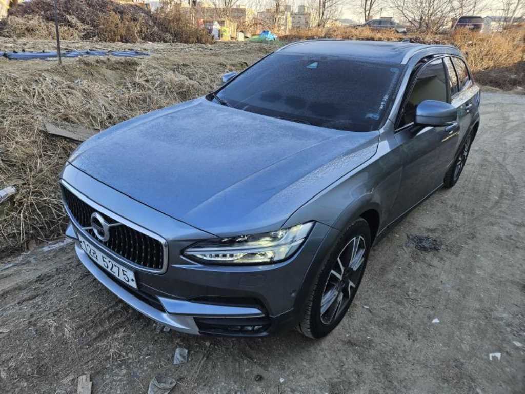 Volvo V90