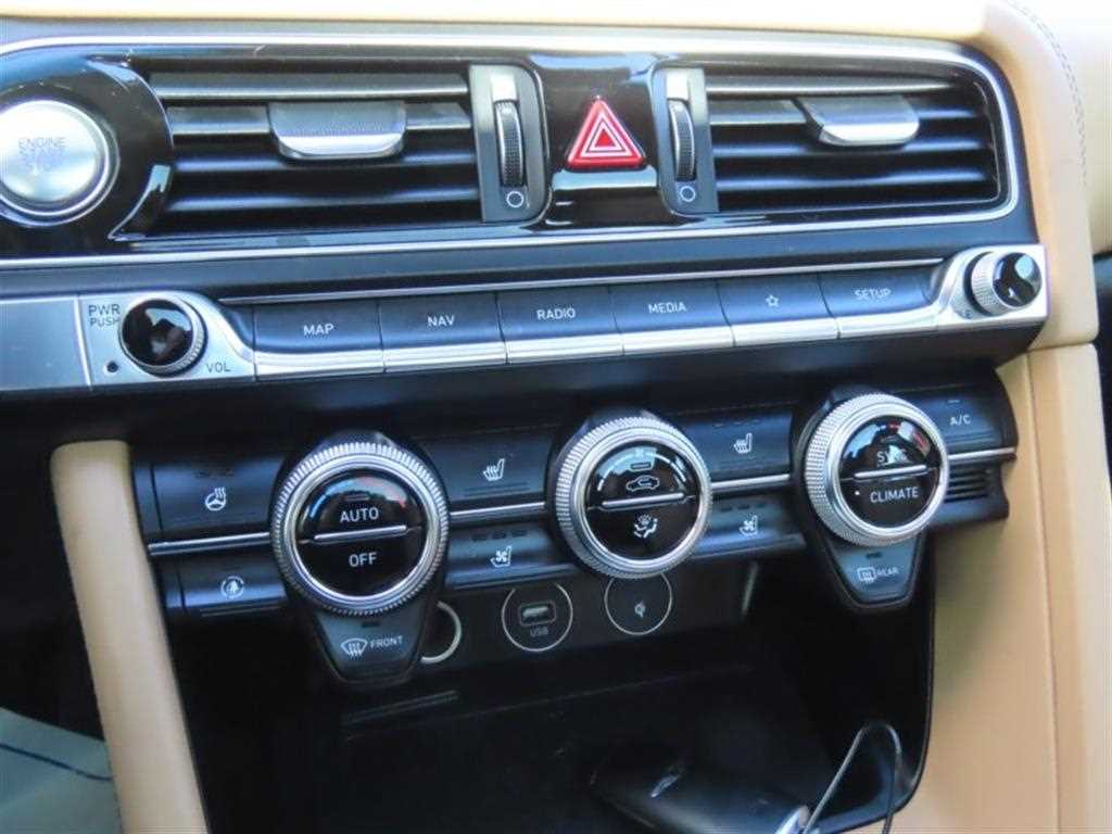 Genesis G70 - Vista 7