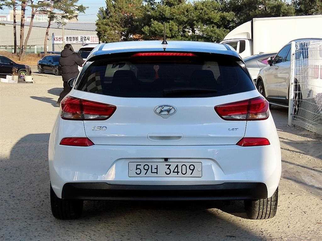 HYUNDAI i30 - Vista 4