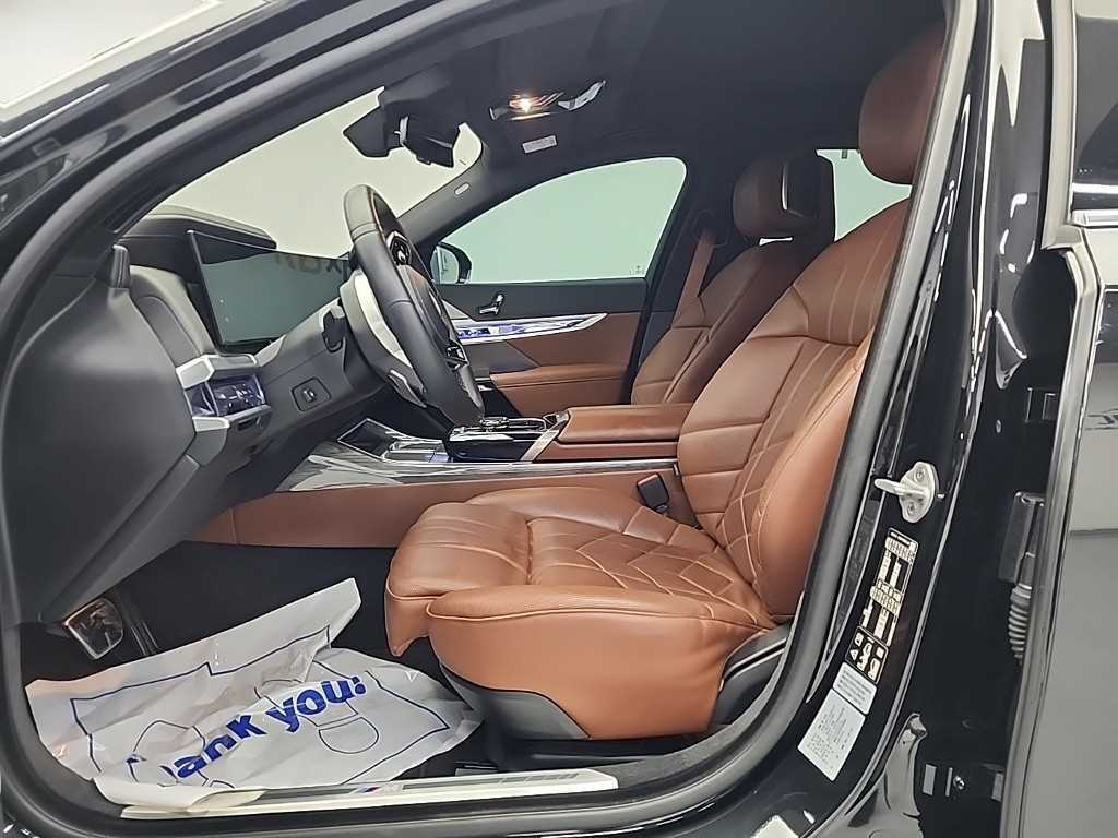 BMW 7 Series - Vista 11