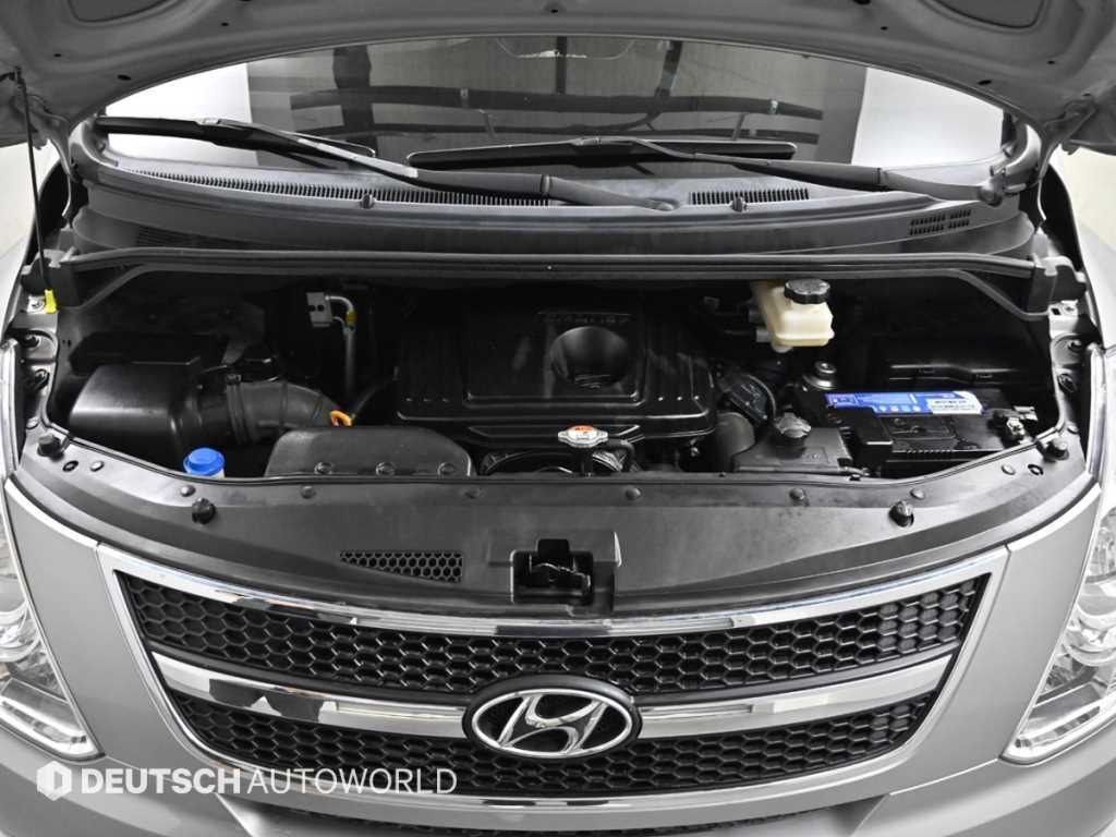 HYUNDAI Starex - Vista 6