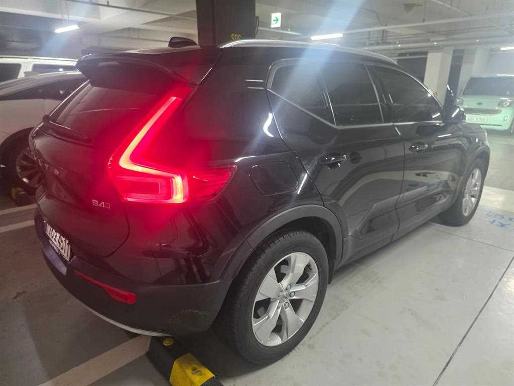 Volvo XC40 - Vista 4