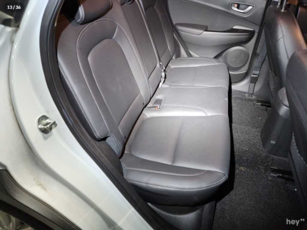 HYUNDAI Kona - Vista 10