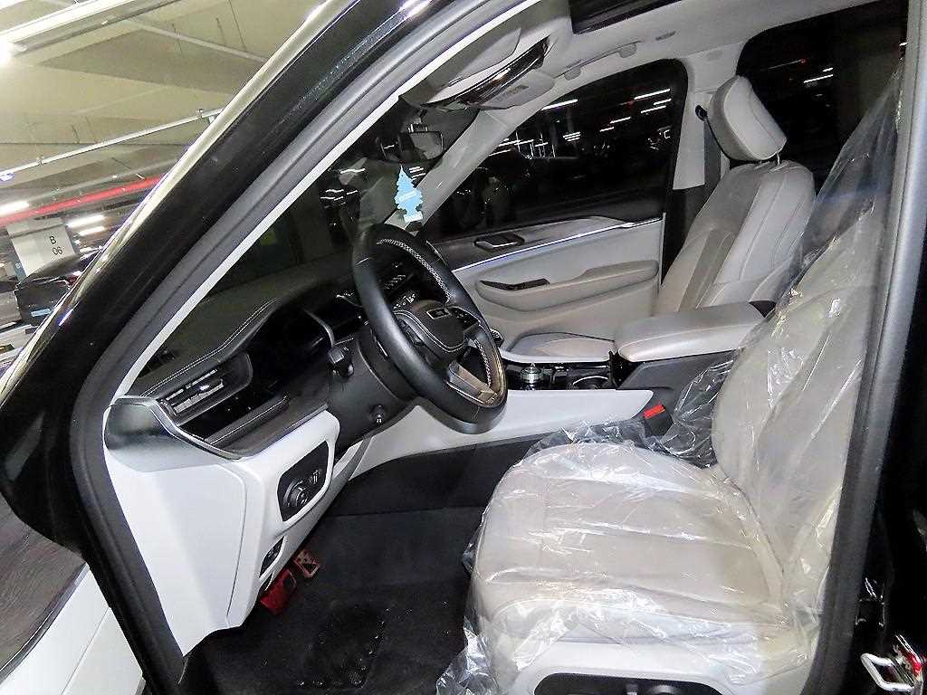 Jeep Cherokee - Vista 6