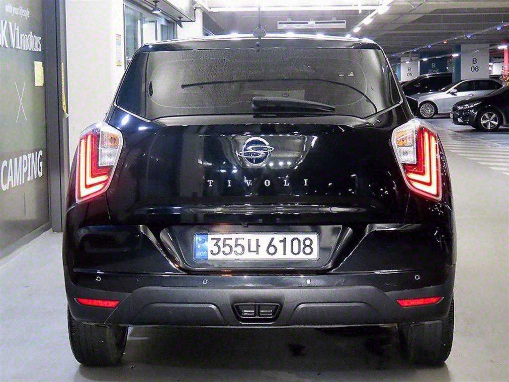 Ssangyong Tivoli - Vista 5