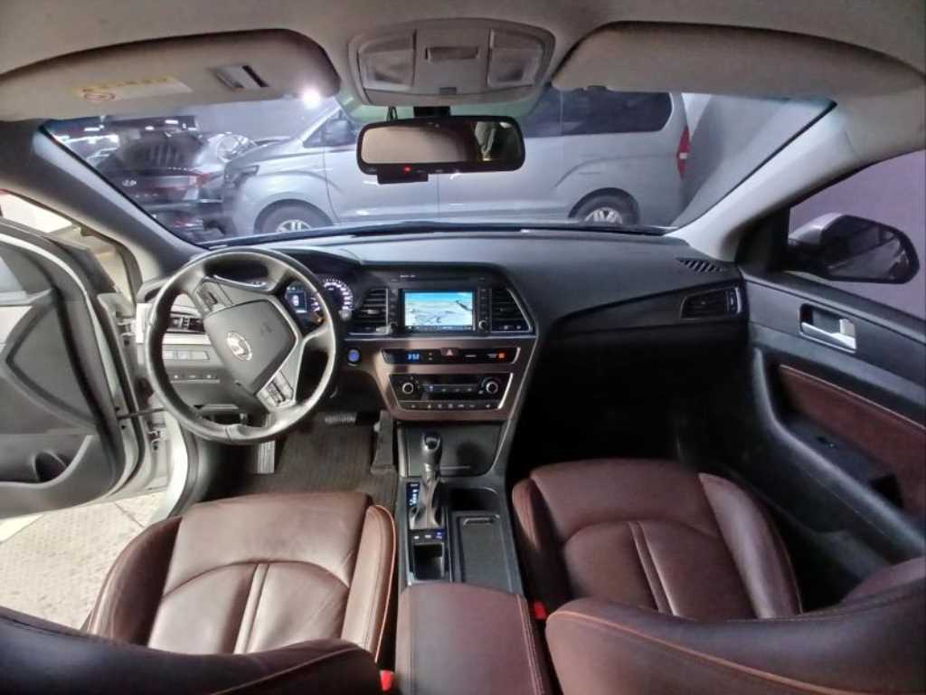 HYUNDAI Sonata - Vista 6