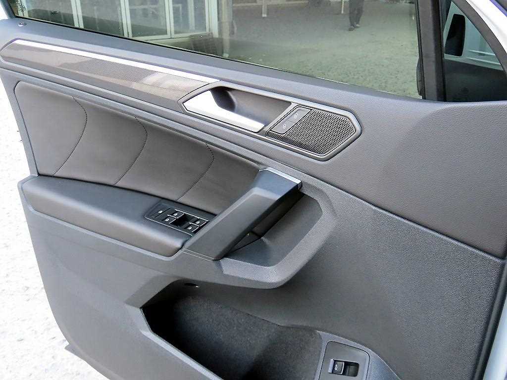 Volkswagen Tiguan - Vista 11