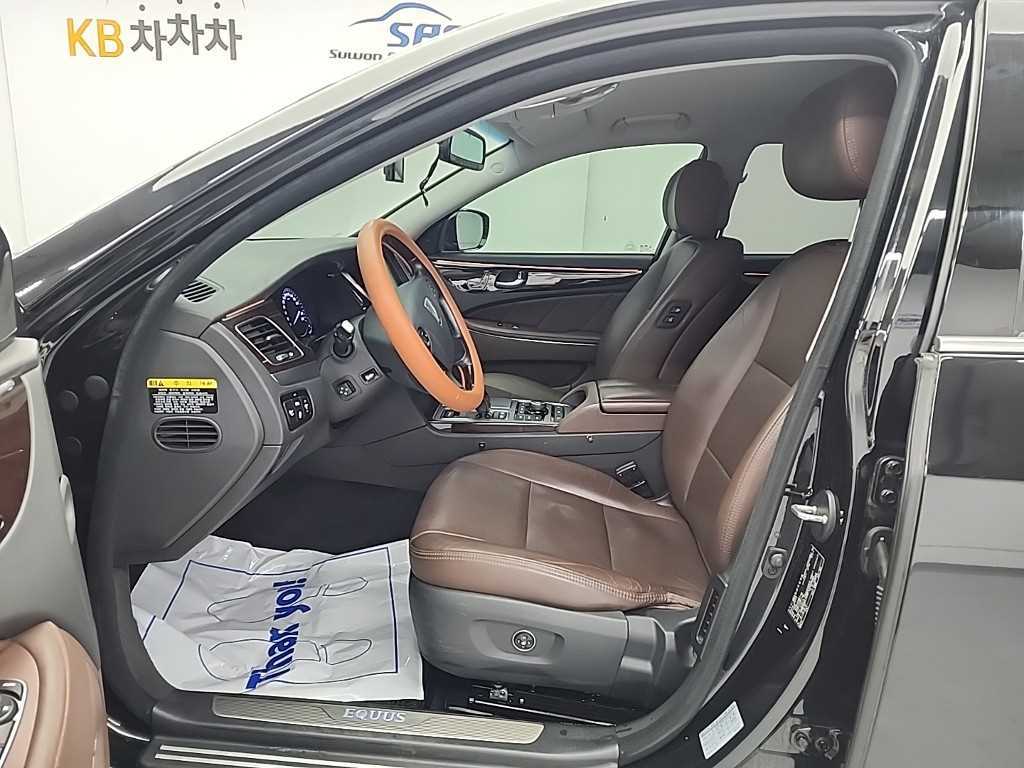 HYUNDAI Equus - Vista 11