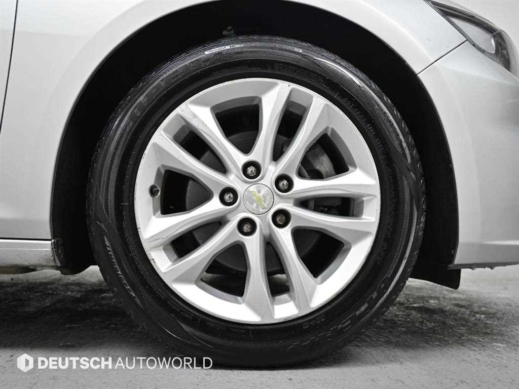 Chevrolet Malibu - Vista 5