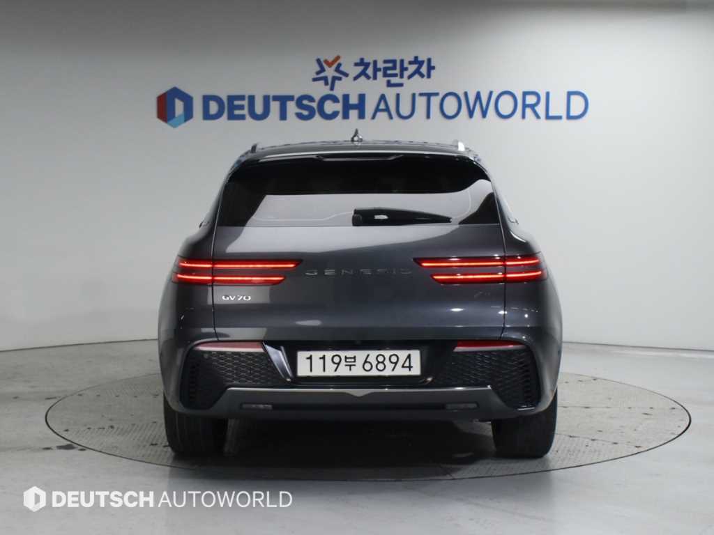 Genesis GV70 - Vista 4