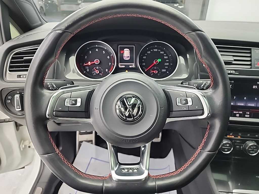 Volkswagen Golf - Vista 9