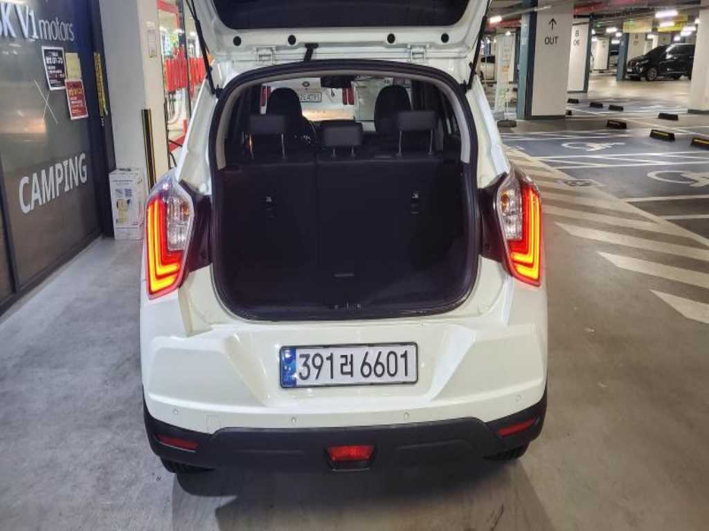 Ssangyong Tivoli - Vista 6