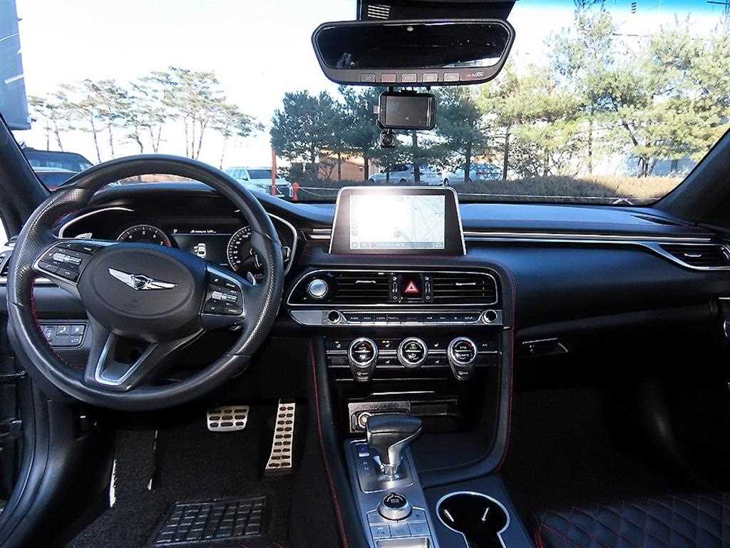 Genesis G70 - Vista 7