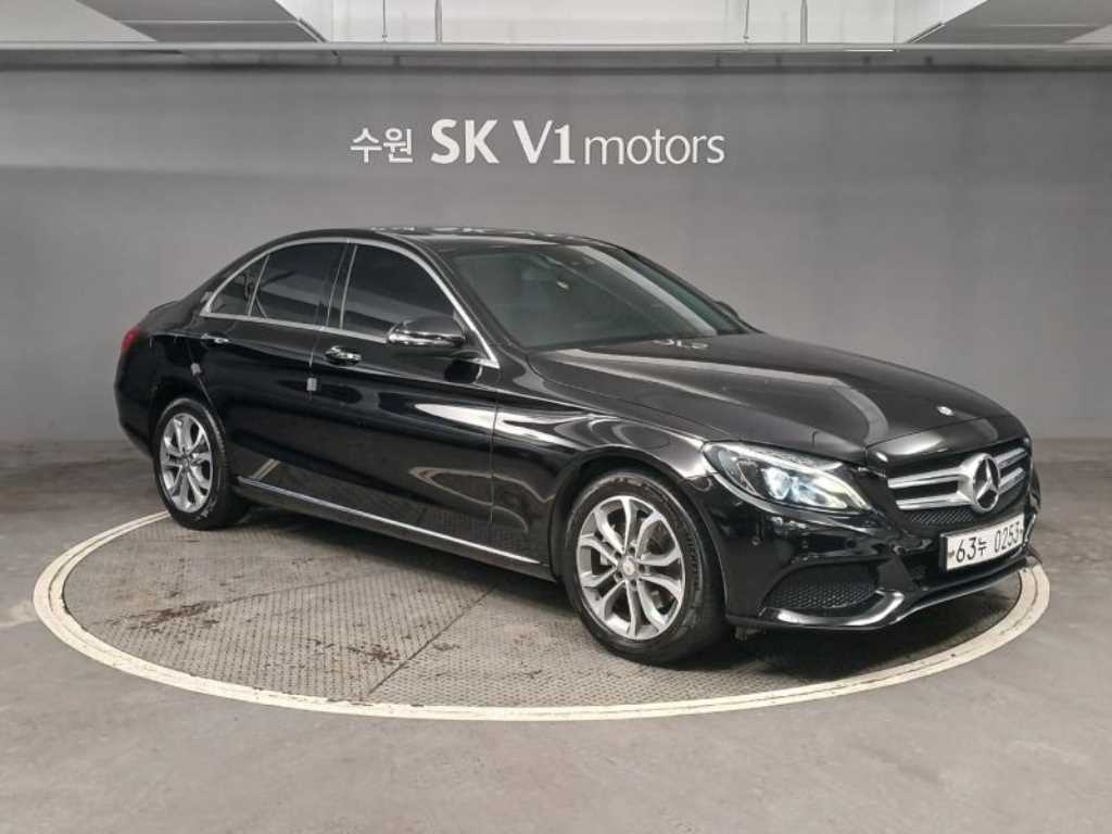 Mercedes Benz C Class - Vista 4