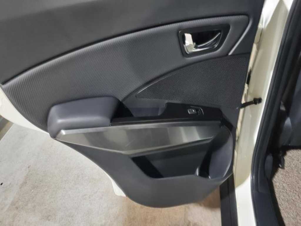 Ssangyong Tivoli - Vista 10