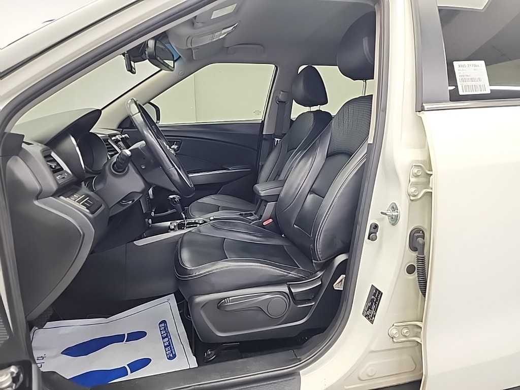 Ssangyong Tivoli - Vista 11