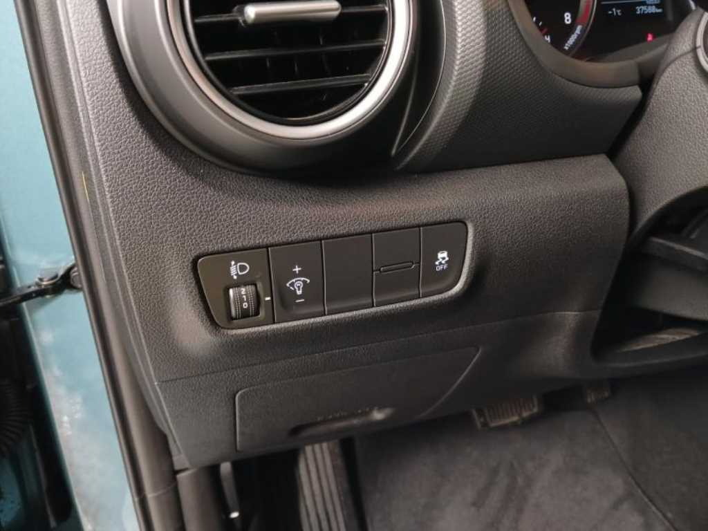 HYUNDAI Kona - Vista 12