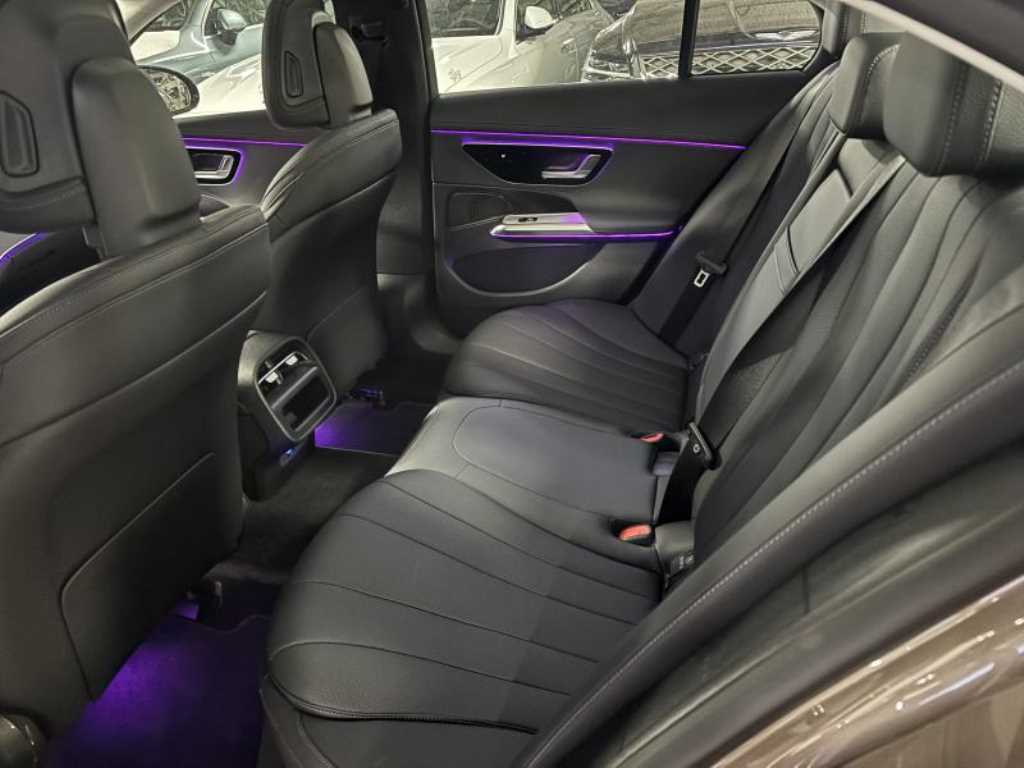 Mercedes Benz E class - Vista 12