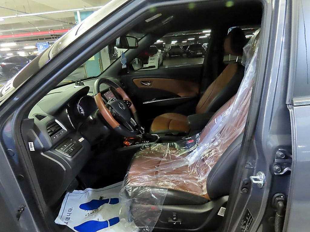 Ssangyong Tivoli - Vista 6