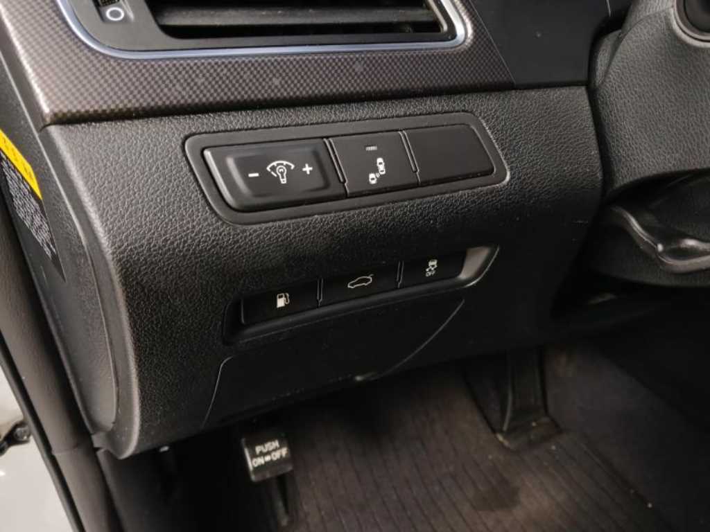 HYUNDAI Sonata - Vista 12