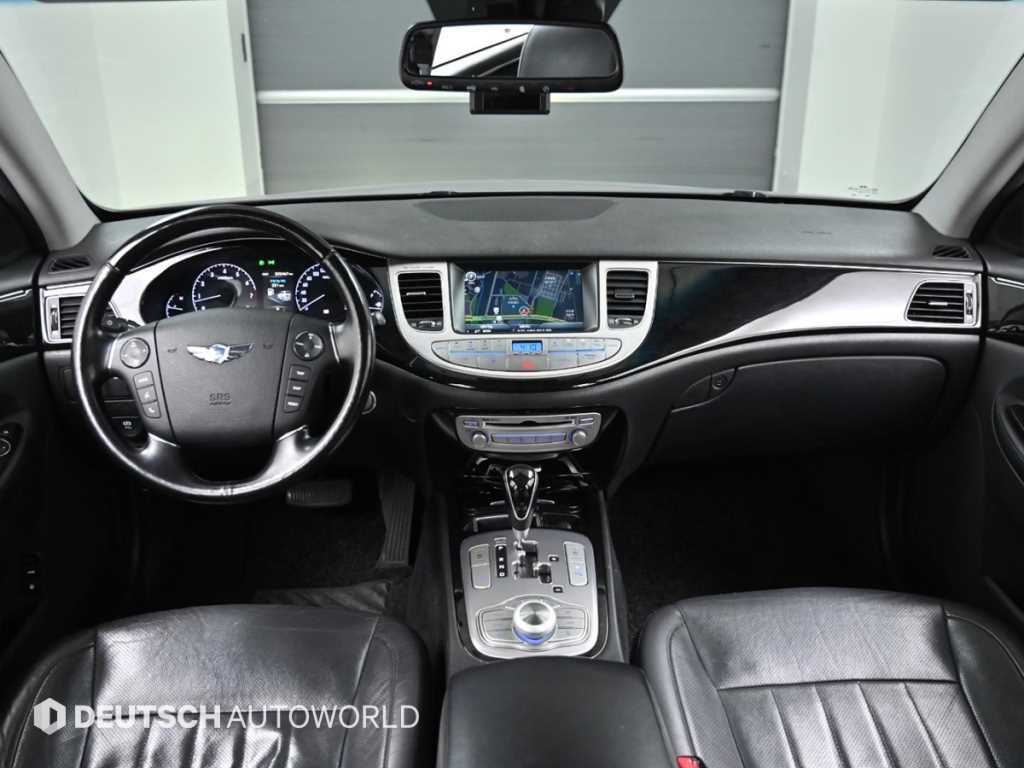 HYUNDAI Genesis - Vista 7